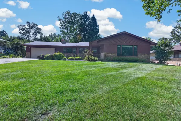 1112 Prestwick Parkway, Rockford, IL 61107