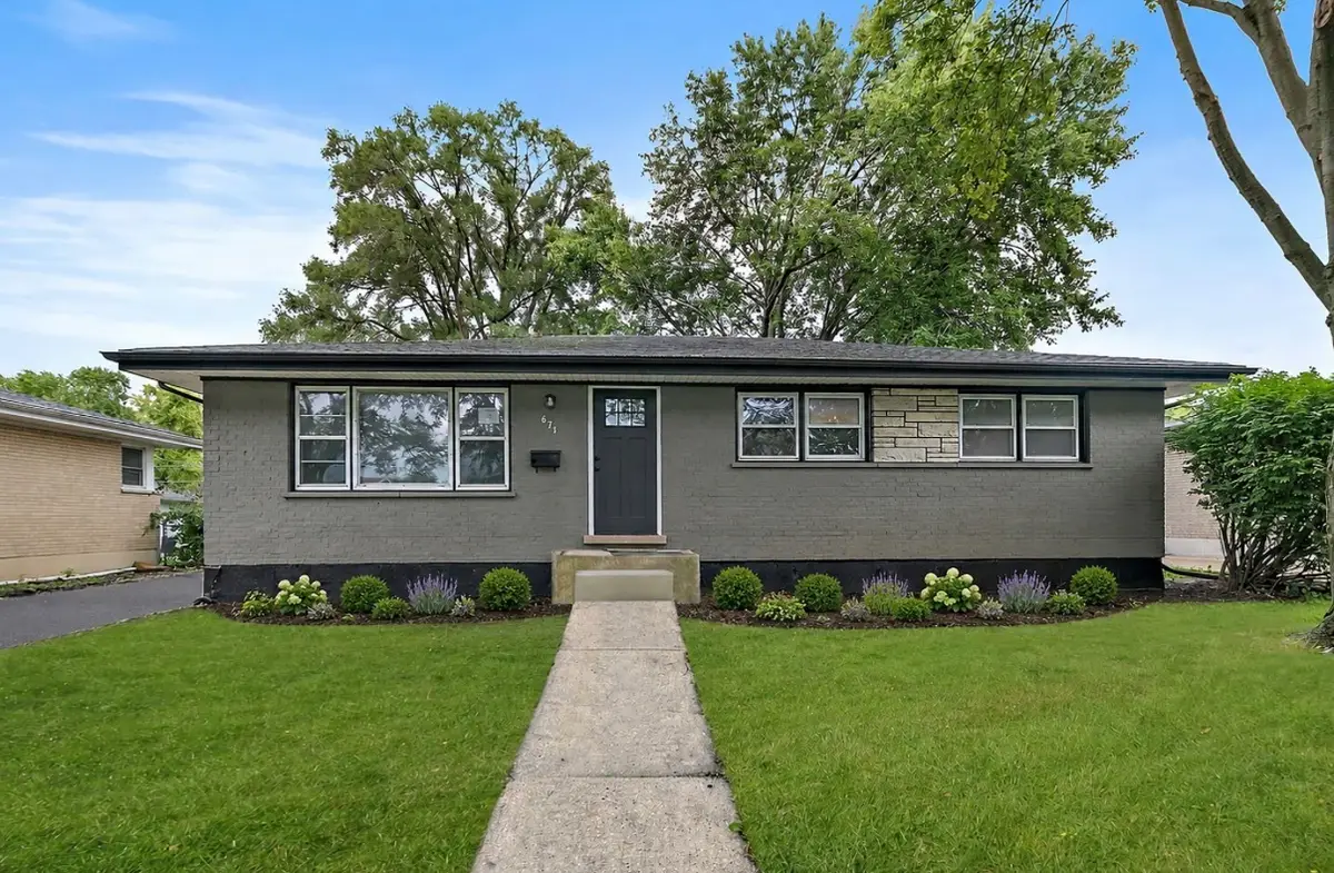 671 W Saint Aubin Drive, Addison, IL 60101 - #1