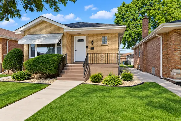12334 S Loomis Street, Calumet Park, IL 60827