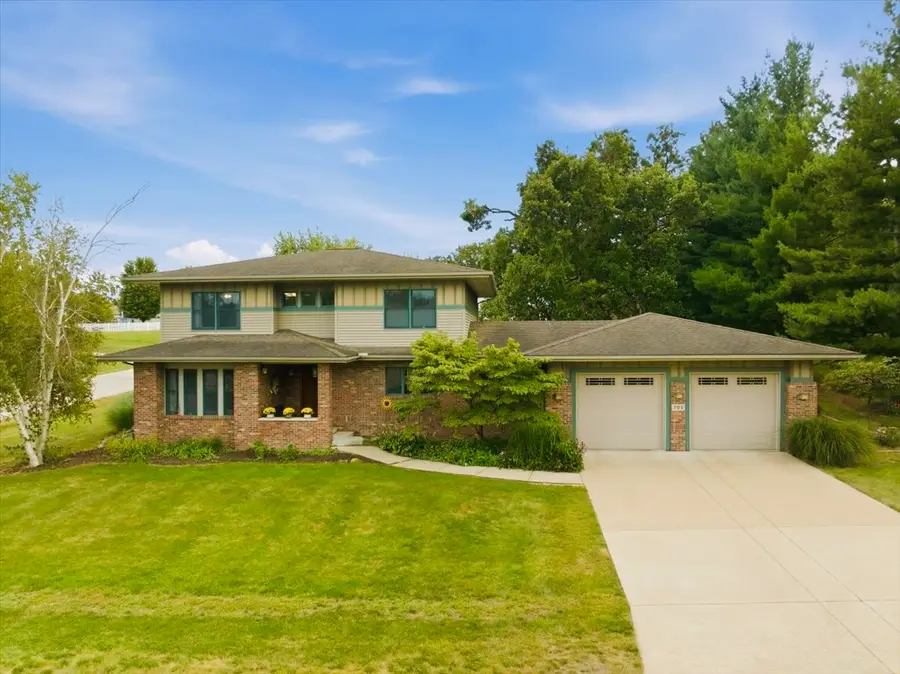 705 E Newton Street, Heyworth, IL 61745 - #2