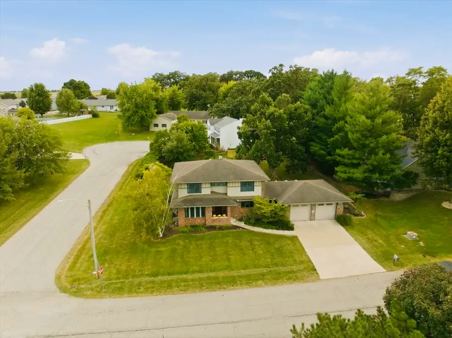 705 E Newton Street, Heyworth, IL 61745 - #3