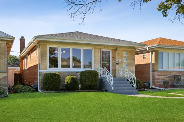 6905 W Leland Avenue, Harwood Heights, IL 60706