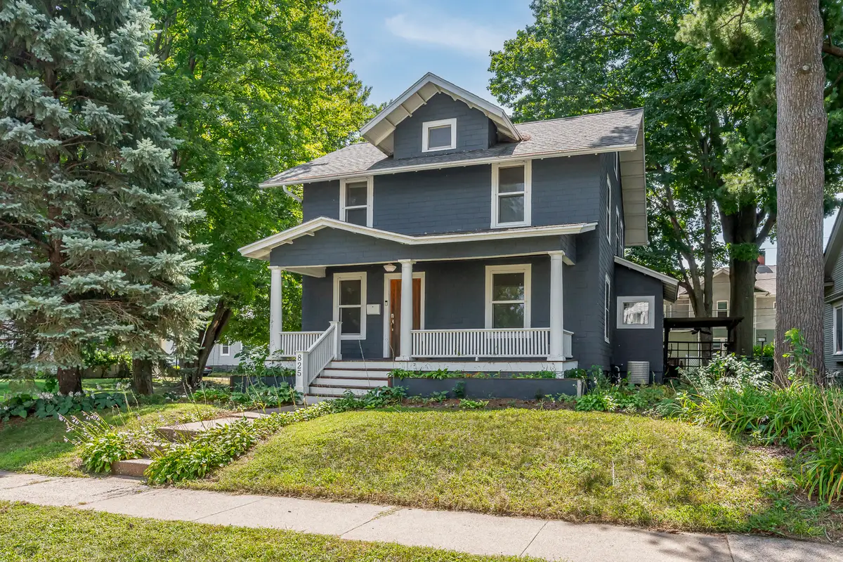 825 E Central Park Avenue, Davenport, IA 52803 - #1