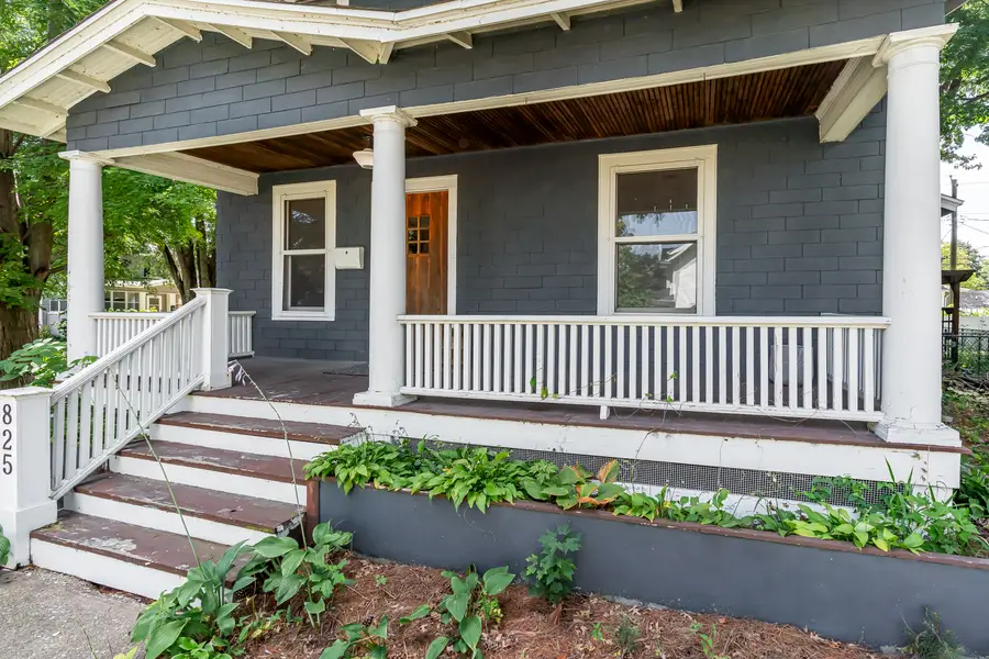 825 E Central Park Avenue, Davenport, IA 52803 - #2