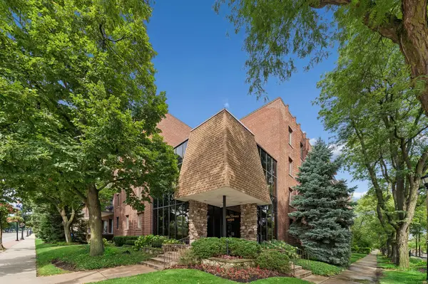 5200 Oakton Street #408, Skokie, IL 60077