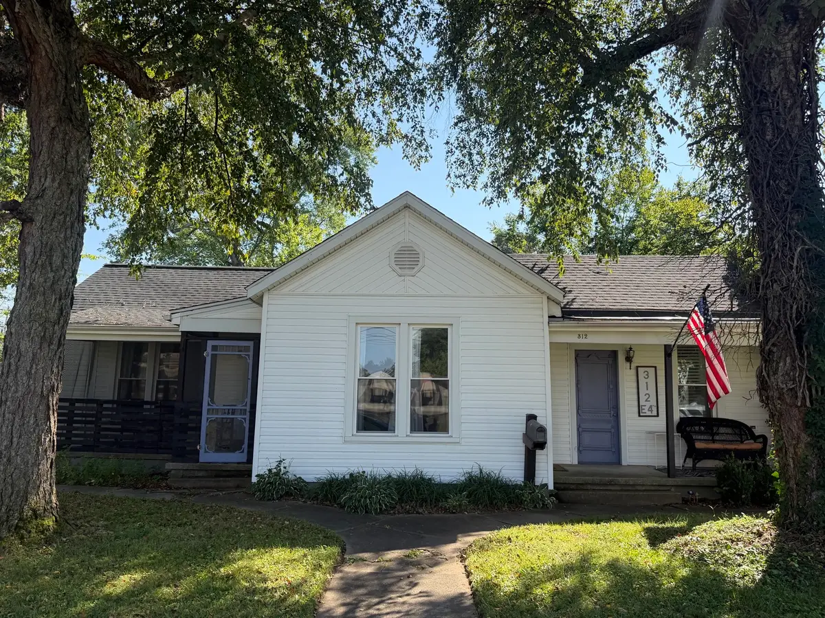 312 E 4th Street, Metropolis, IL 62960 - #1