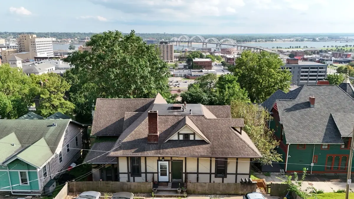 528 W 6th Street, Davenport, IA 52803 - #1