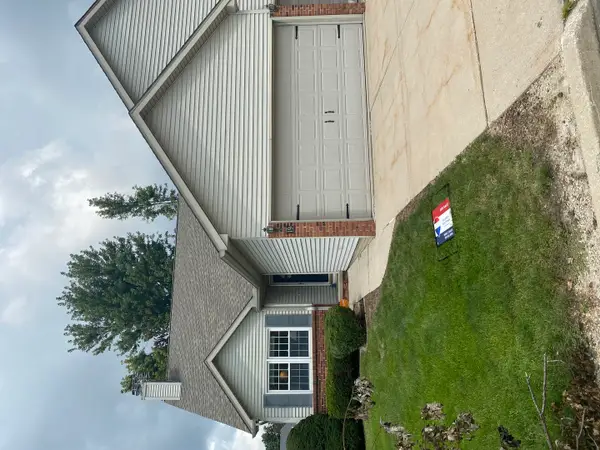 19 Crystal Court, Bloomington, IL 61704