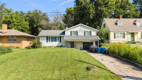 654 E 32nd Street, Davenport, IA 52803