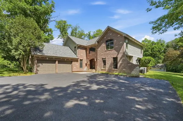 26792 W Lakeview Drive S, Lake Barrington, IL 60084