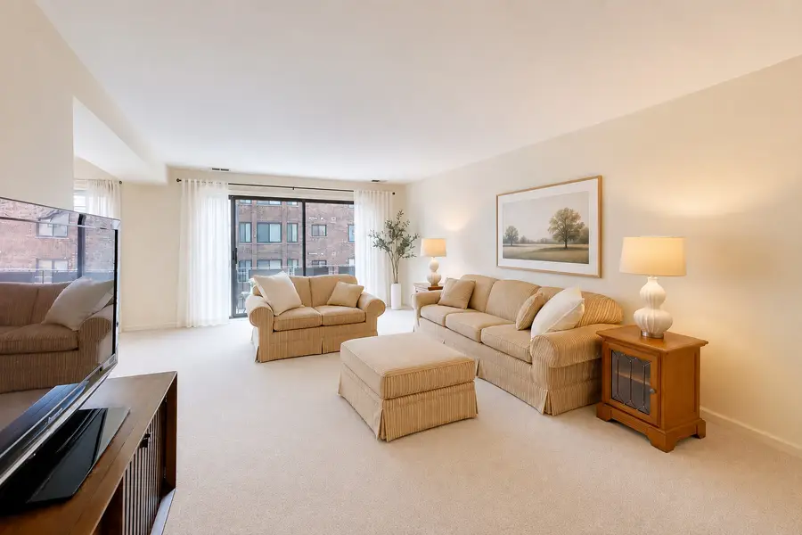 121 S Vail Avenue #406, Arlington Heights, IL 60005 - #3