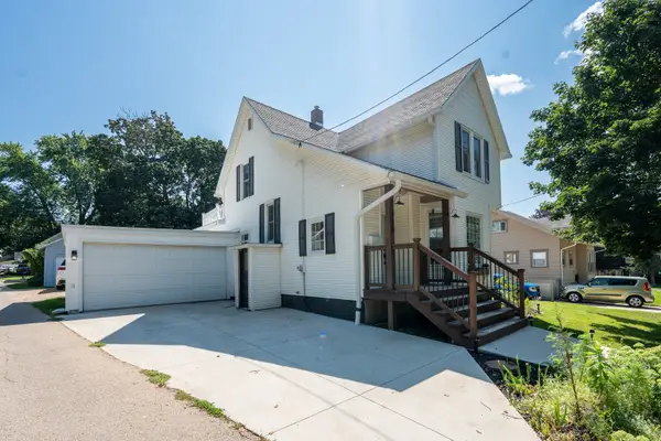 419 S Saxby Avenue, Freeport, IL 61032