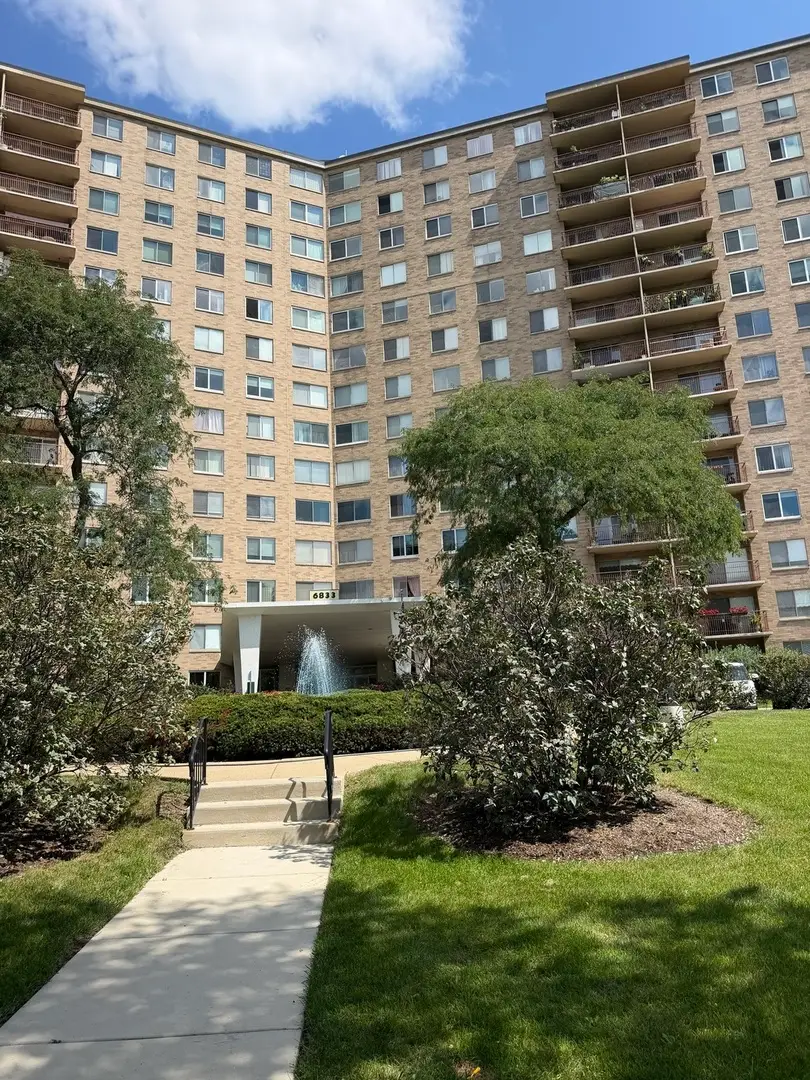 6833 N Kedzie Avenue #801, Chicago, IL 60645 - #1