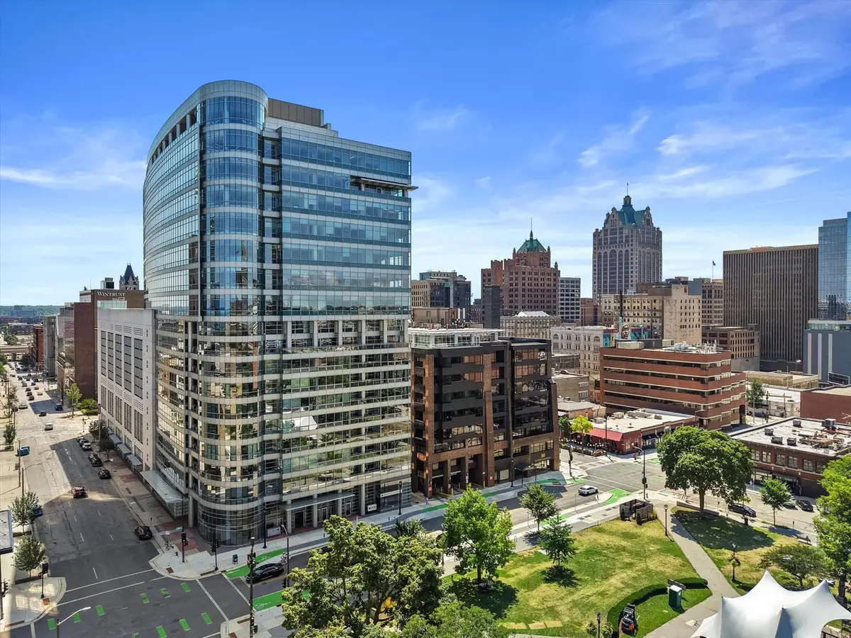545 E Wells Street #802, Milwaukee, WI 53203 - #1