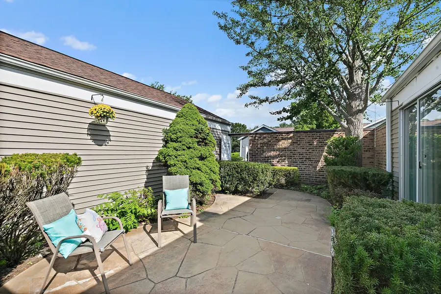 954 Dartmouth Drive, Wheaton, IL 60189 - #3