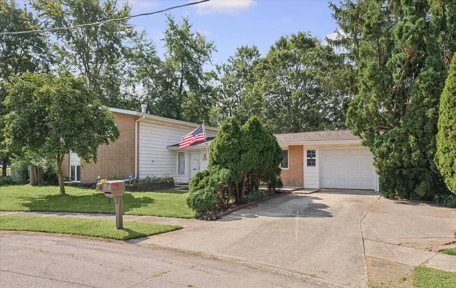 1527 S Pointe Drive, Rantoul, IL 61866 - #3