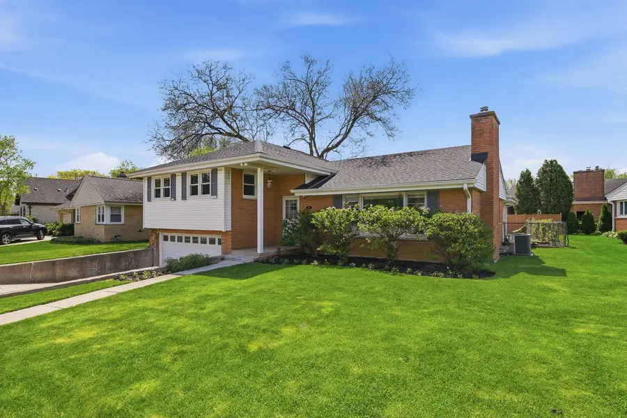 389 Michael John Drive, Park Ridge, IL 60068 - #2