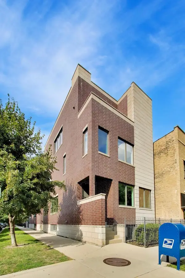 2224 W Roscoe Street #A, Chicago, IL 60618