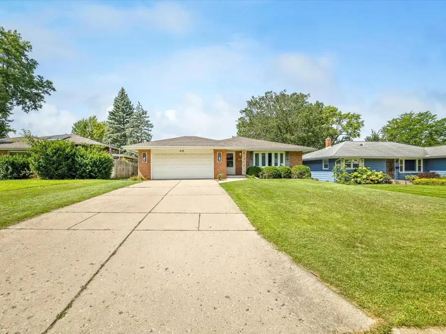 815 Parkside Drive, Rockford, IL 61108 - #3