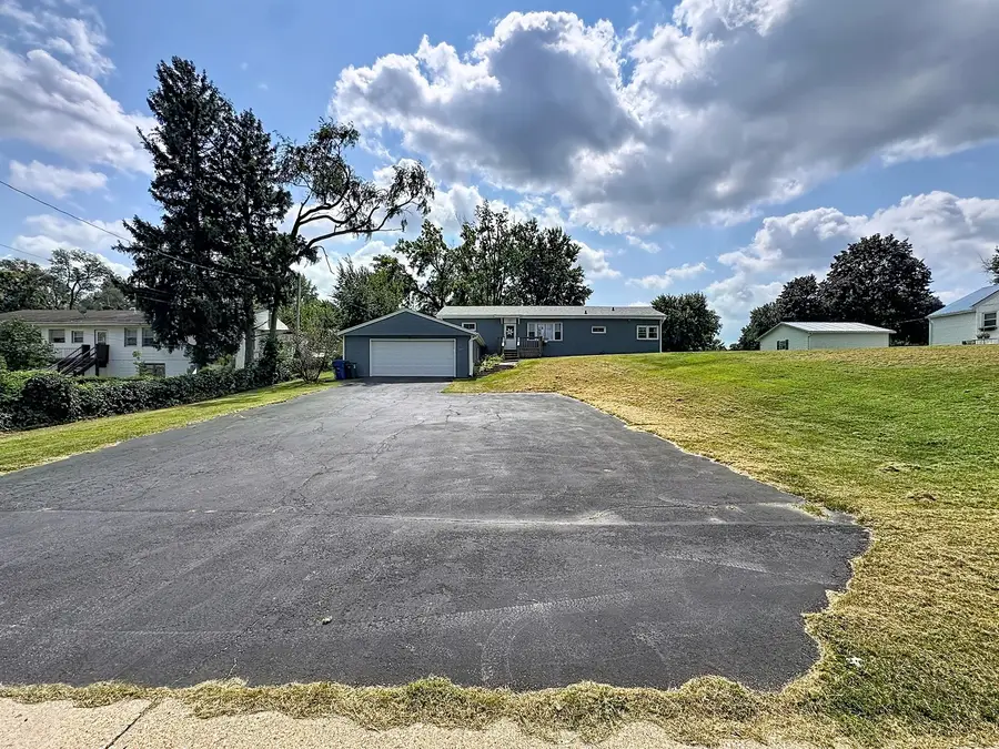 2617 W 49th Street, Davenport, IA 52806 - #2