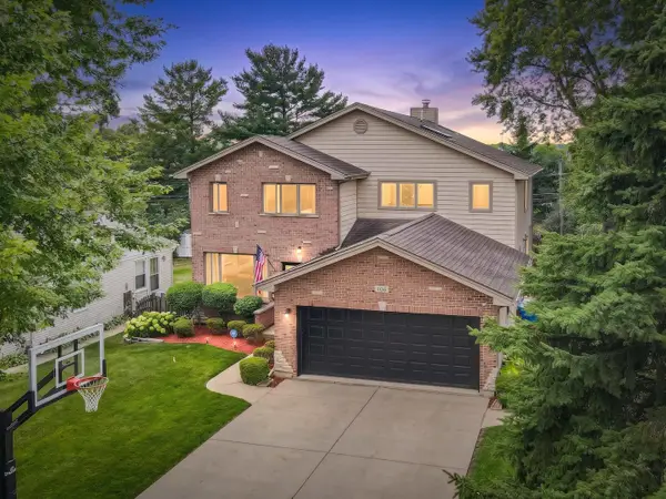 106 N Kenilworth Avenue, Mount Prospect, IL 60056