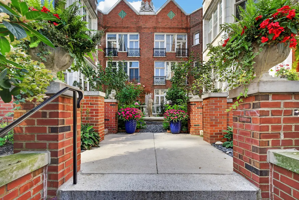 1031 W Bryn Mawr Avenue #2A, Chicago, IL 60626 - #1
