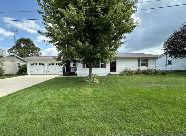 205 Sherwood Lane, Lena, IL 61048