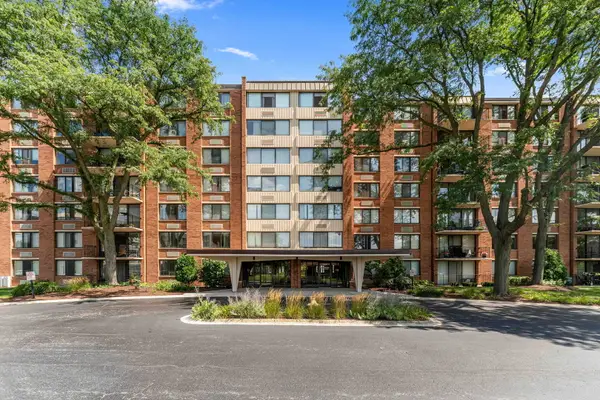 2000 Saint Regis Drive #7D, Lombard, IL 60148