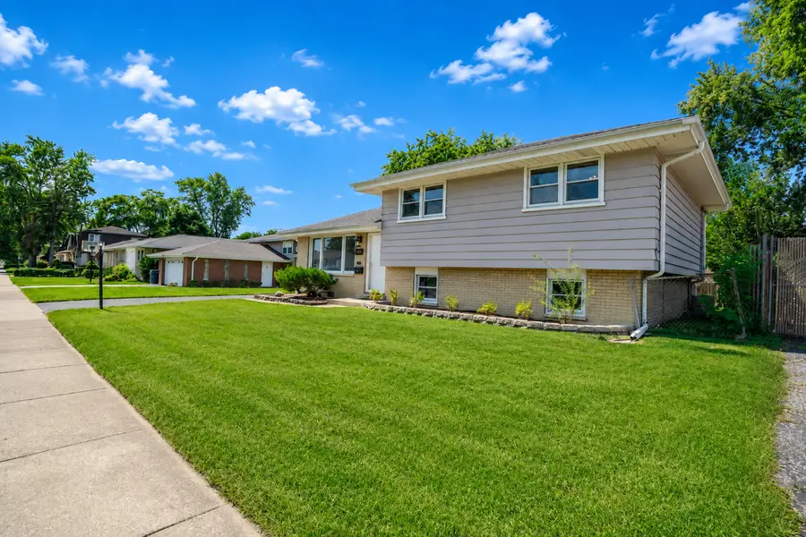 10808 S Rutherford Avenue, Worth, IL 60482 - #2