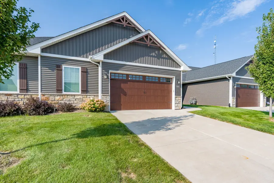3044 Mary Leigh Drive, Bettendorf, IA 52722 - #2
