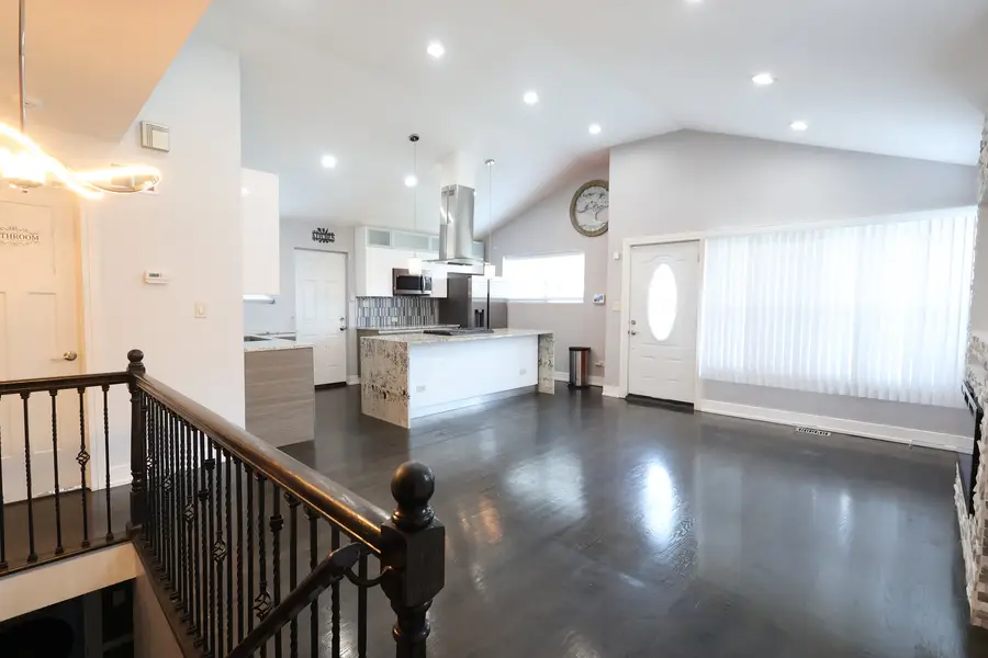 12534 S Lincoln Street, Calumet Park, IL 60827 - #3