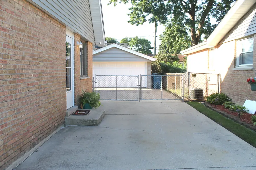 5237 Pleasant Lane, Crestwood, IL 60418 - #2