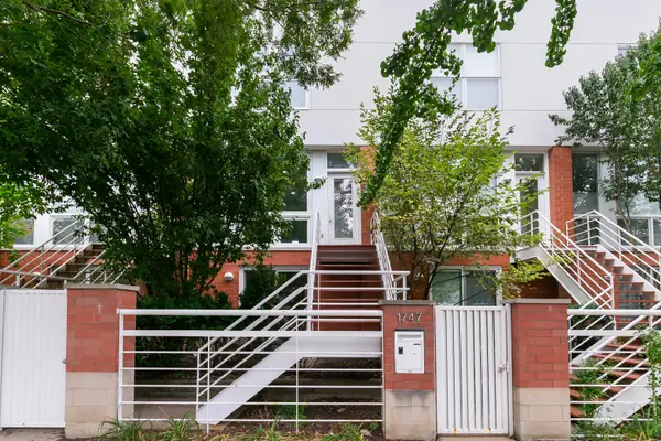 1745 W Wellington Avenue, Chicago, IL 60657