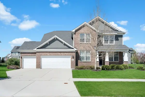 4319 S Plantree Road, Naperville, IL 60564