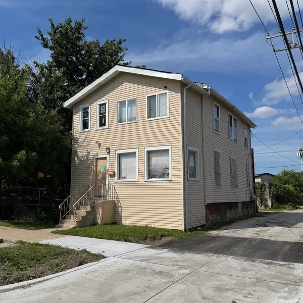 1710 W Waseca Place, Chicago, IL 60643