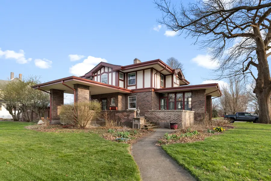 205 E Lincoln Avenue, Watseka, IL 60970 - #3