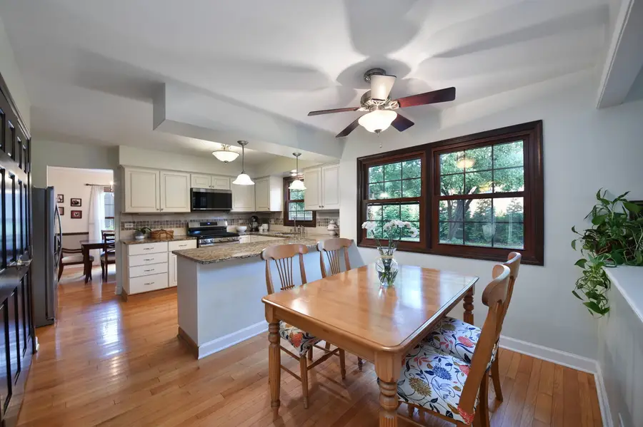 229 N Whispering Hills Drive, Naperville, IL 60540 - #3