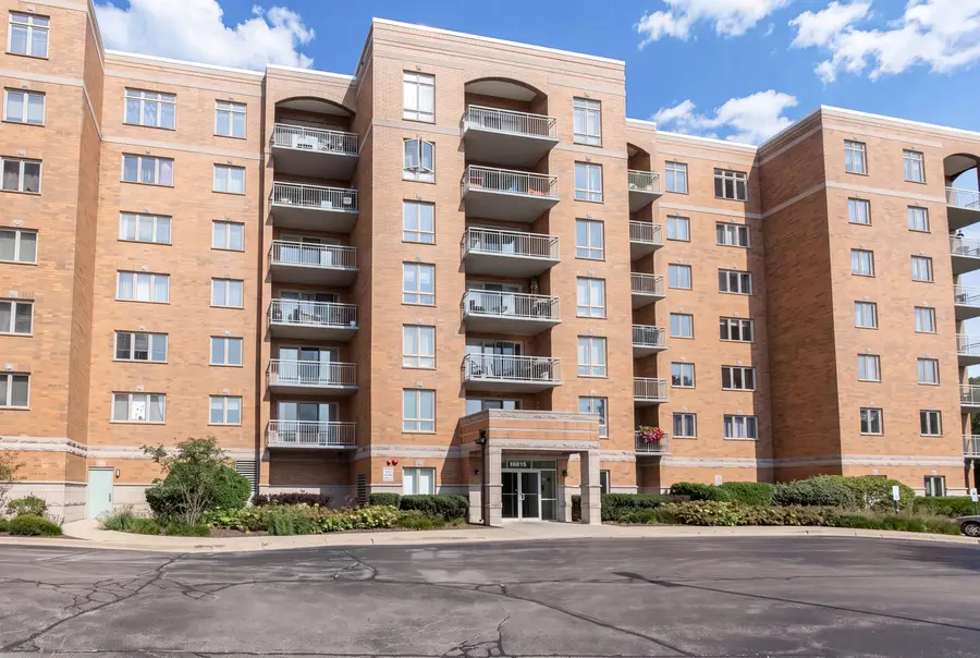6815 N Milwaukee Avenue #507, Niles, IL 60714 - #2