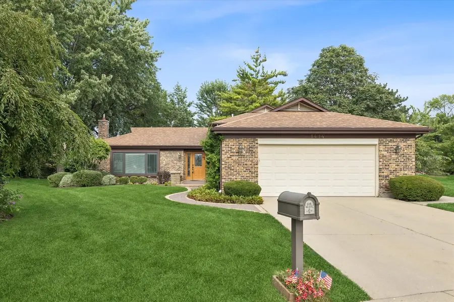 1414 W Allison Court, Arlington Heights, IL 60005 - #2