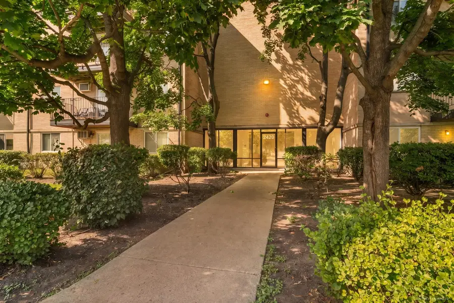 2420 E Brandenberry Court #1L, Arlington Heights, IL 60004 - #2
