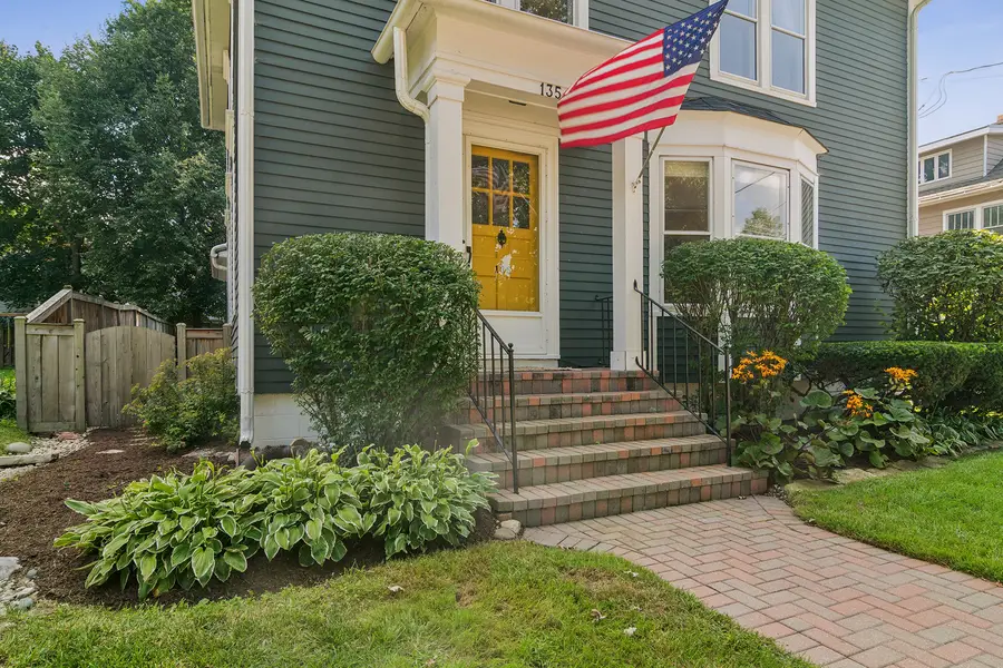135 W Russell Street, Barrington, IL 60010 - #2