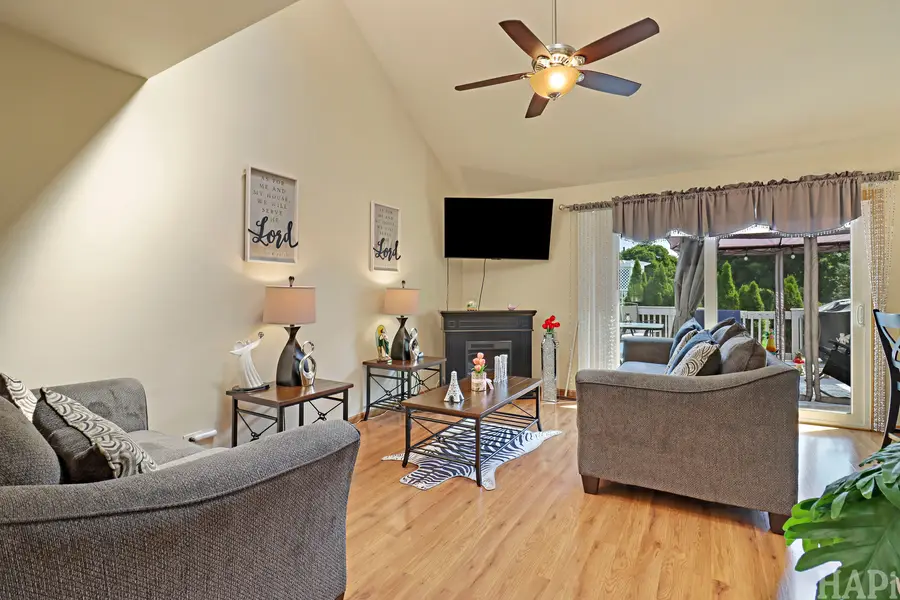2006 Teton Parkway, Algonquin, IL 60102 - #2