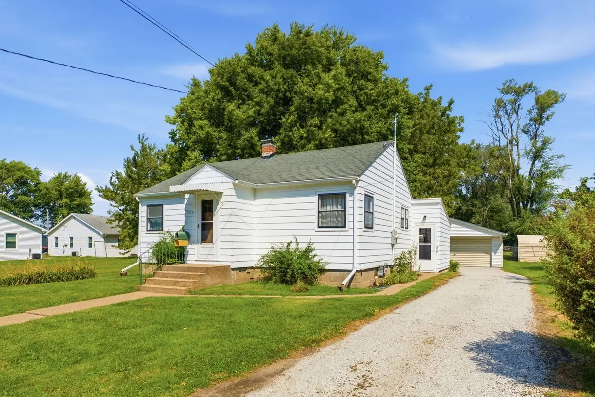 705 SW 4th Street, Aledo, IL 61231 - #1