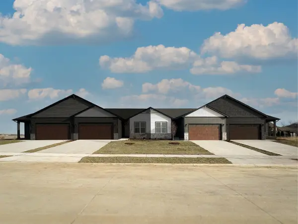 5986 Wildcat Way, Bettendorf, IA 52722