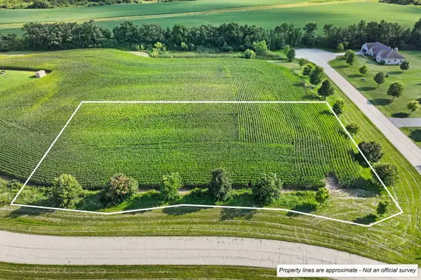 42253 N Strawberry Lane, Zion, IL 60099