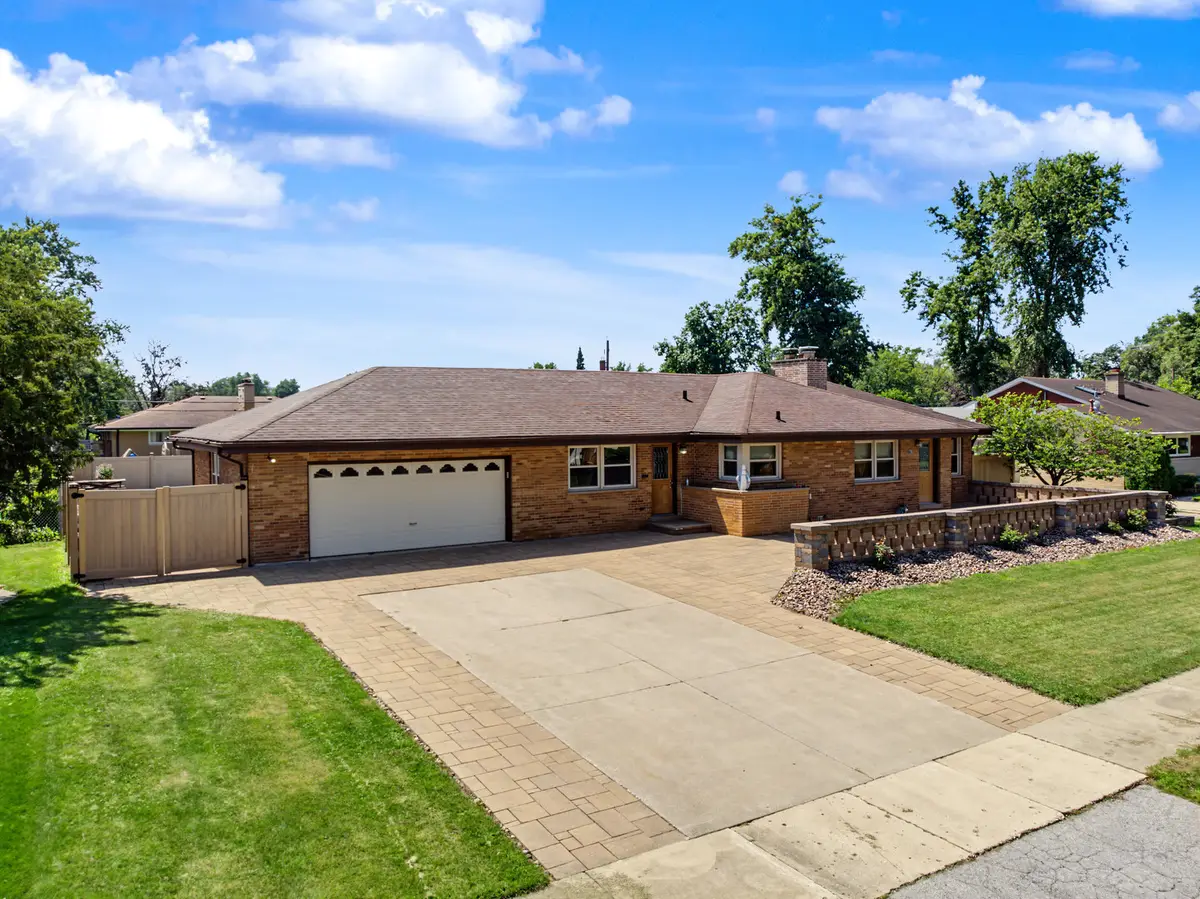 378 Oakwood Drive, Crete, IL 60417 - #1