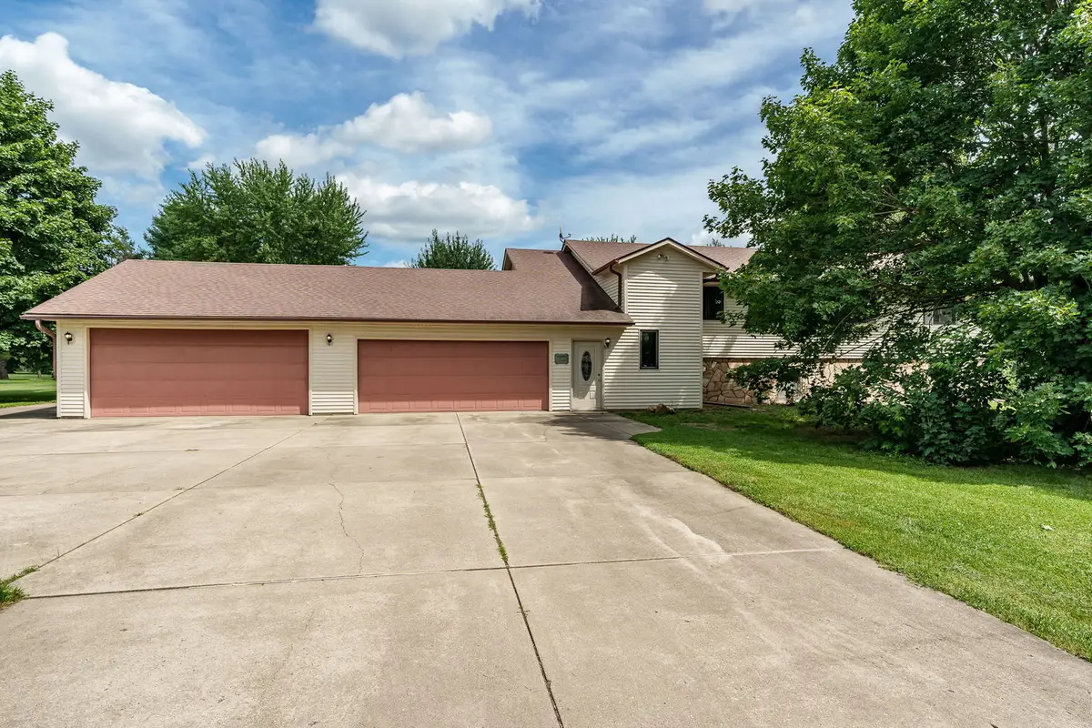 2379 Circle Drive, Belvidere, IL 61008 - #1