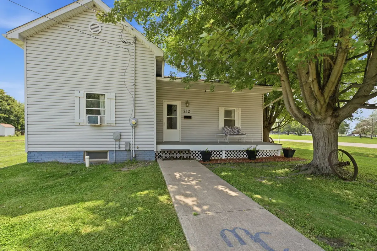 712 SW 6th Street, Aledo, IL 61231 - #1