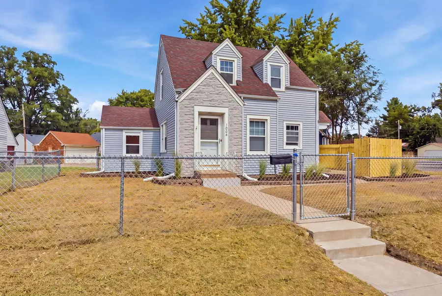 1804 W Pleasant Street, Davenport, IA 52804 - #2