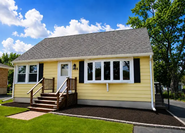 786 N Van Auken Street, Elmhurst, IL 60126